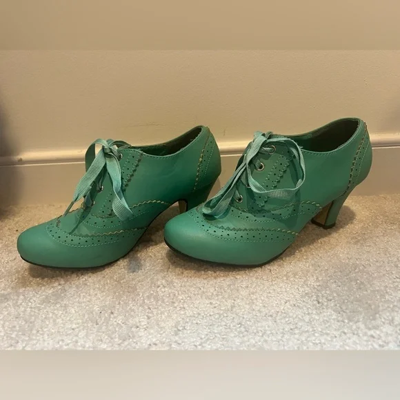 ModCloth dance instead of walking heel Size 6 - Picture 3 of 7